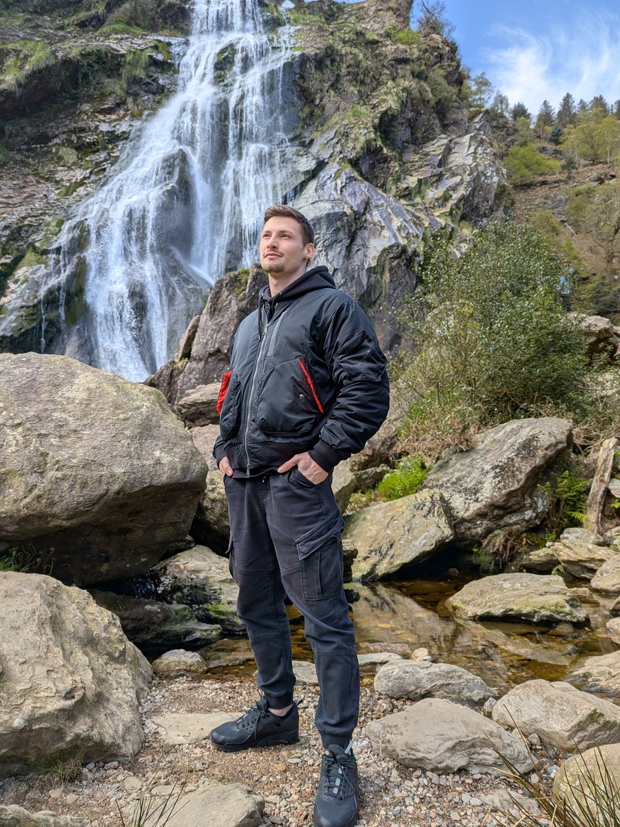 rippedriki's tweet photo. This is my kingdom. Thank me for letting you be a part of it.

You can start with some more drinks for me and my mates.

https://t.co/xJh8isumV7 https://t.co/Mw2rZR7cBY