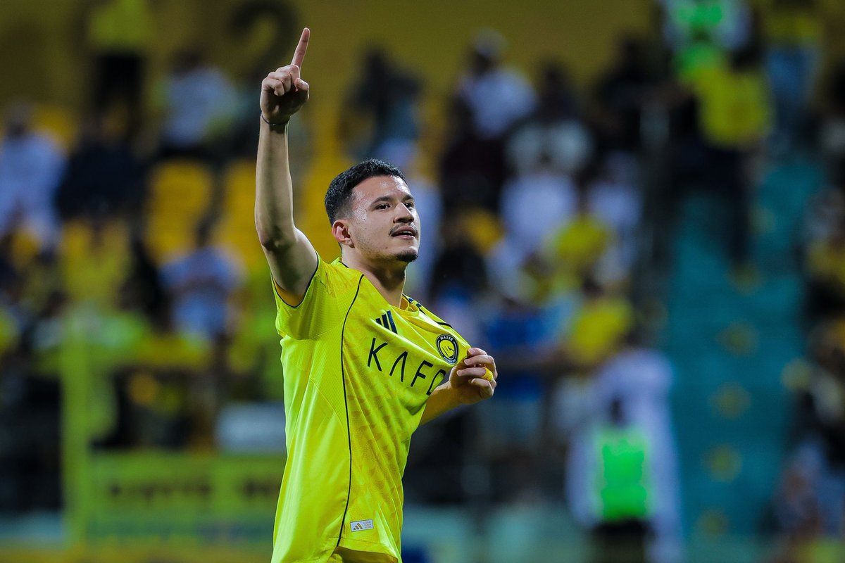 عمرو tweet media