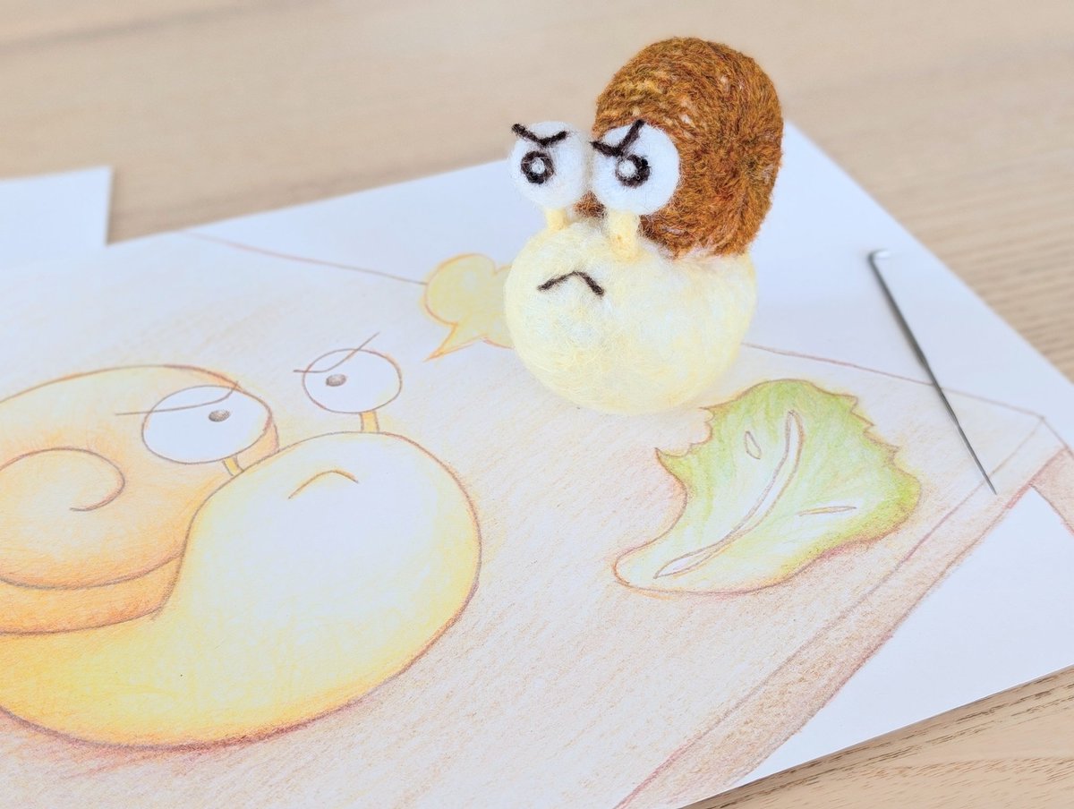 yumi_kame's tweet image. 羊毛フェルトで、今描いてる絵本のさいあくカタツムリを作ってみました。絵から飛び出してきたみたいで楽しい。

#羊毛フェルト　#えほん #needlefelting #イラスト好きな人と繋がりたい