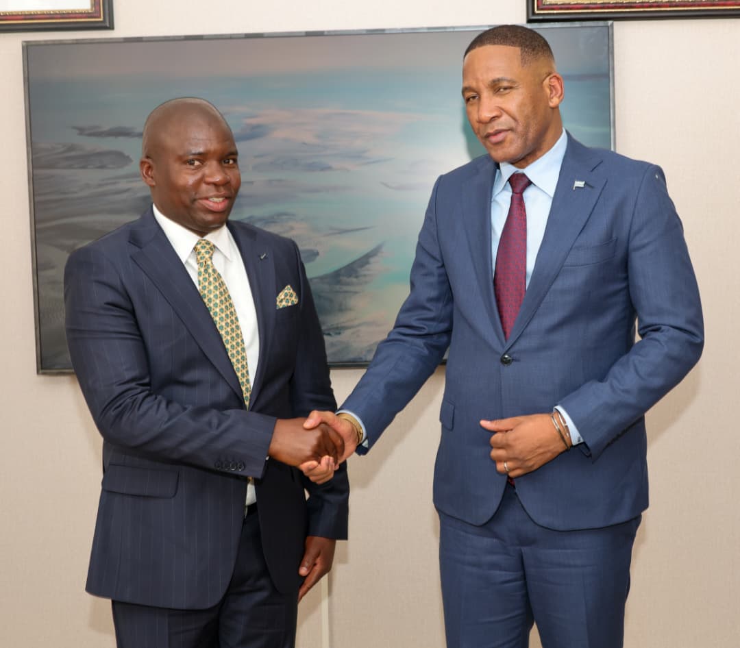 ZBCNewsonline's tweet image. BOTSWANA PRESIDENT PRAISES GEO POMONA WASTE MANAGEMENT FACILITY

President of the Republic of Botswana, His Excellency Duma Boko, praised the Geo Pomona Waste Management Facility as a landmark in regional waste management innovation during a tour of the site.

#Zimbabwe #Botswana