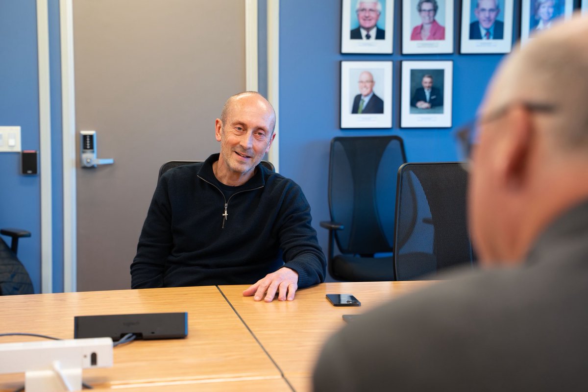RobFlackEML's tweet photo. Since the early 1970s, @CovenantHouse has helped over 100,000 young people facing homelessness or trafficking find safe shelter, support, and hope.
 
This week, I met with Mark Aston, Executive Director of @CovenantHouseTO, to discuss how we can continue supporting vulnerable youth and strengthen the not-for-profit sector.
 
We’re grateful for the vital work Covenant House does to help young people rebuild their lives and futures.
 
#CovenantHouse #Housing