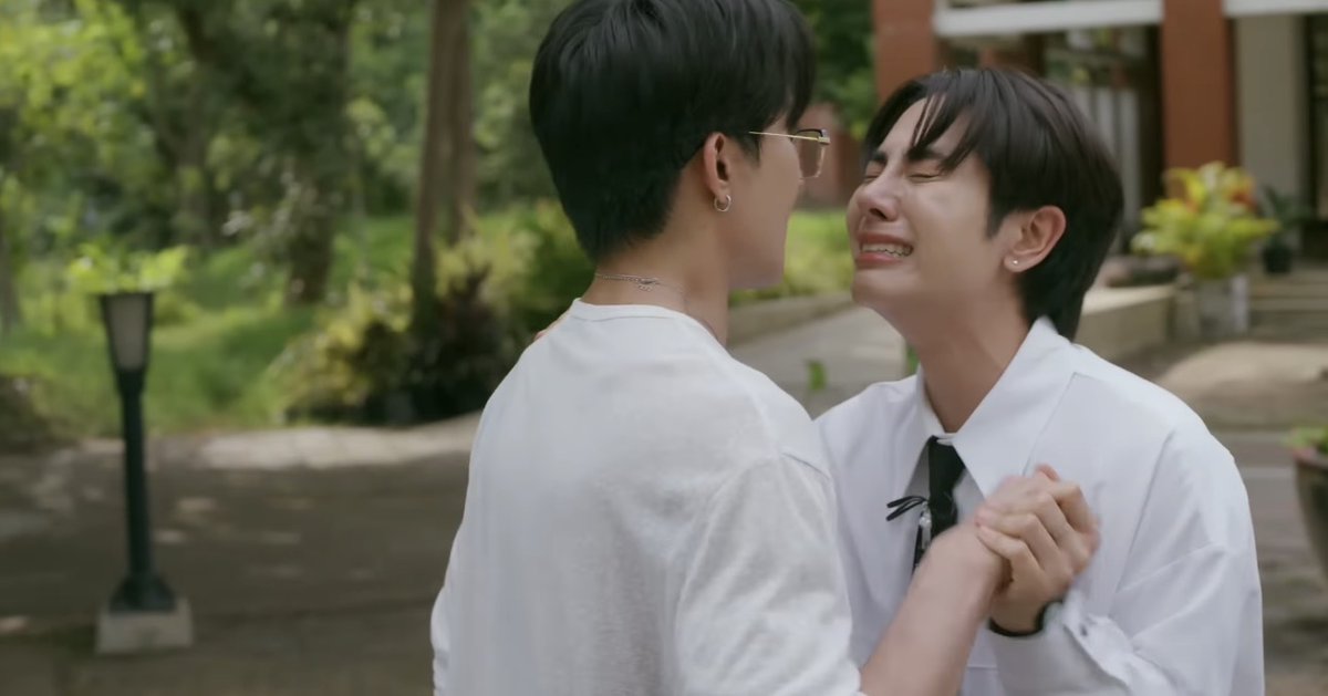 mayaonline2002's tweet image. หรือ “#OnlyFriendsDreamon EP.9” ศุกร์นี้มีคนใจเจ็บ! หลังจากที่ “แจ็ค” #EarthPirapat กับ “ดีน” #mixxiw เพิ่งรีเทิร์นรัก และหัวใจของ “อาโนลด์” #JossWayar กับ “ตั้ว” #GawinCaskey เต้นเป็นจังหวะเดียวกัน รวมถึง “ราฟฟี่” (บูม ธราธร) ที่รู้ซึ้งแล้วว่า “โรม” (อู๋ ธนบูรณ์)