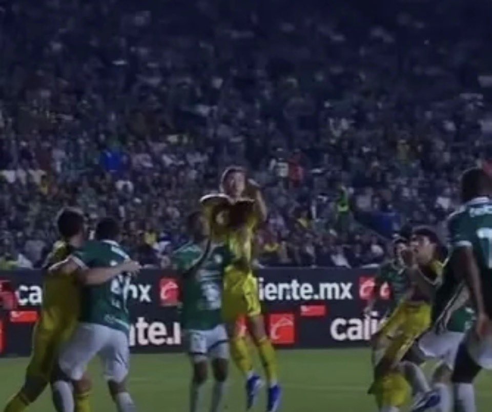 off_white92929 tweet media