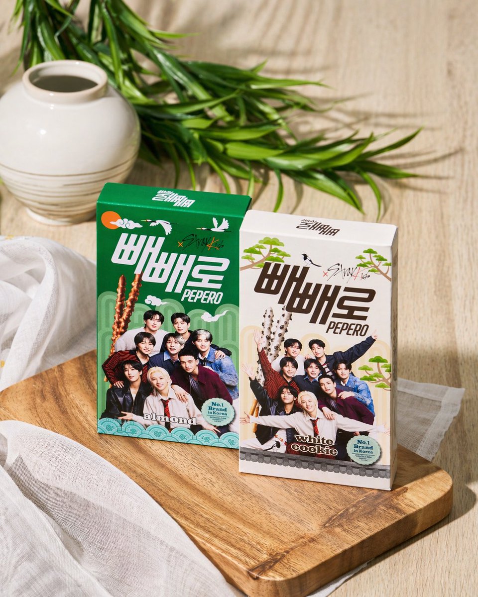 JaponShop's tweet image. 🎤🍫 PEPERO STRAY KIDS | WHITE COOKIE &amp;amp; CHOCOLATE 🍫🎤
K-pop + snack 😏
🤍 White Cookie (choco blanco + galleta)
🍫 Chocolate clásico

Crujientes, cremosos y coleccionables 💥
👉 Disponible en JaponShop.com
#StrayKids #Pepero #KFood #JaponShop