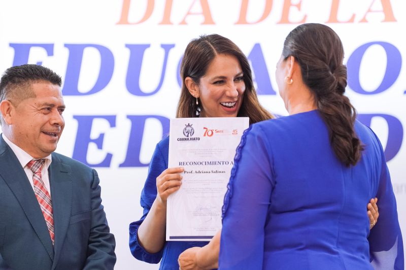 MasGto_'s tweet image. Governor recognizes educators in Guanajuato
gtonews.com.mx/governor-recog…
#Educators #Recognized #Commitment #YoungChildren #Education #VisitGuanajuato #TraveltoGuanajuato #BusinessinGuanajuato