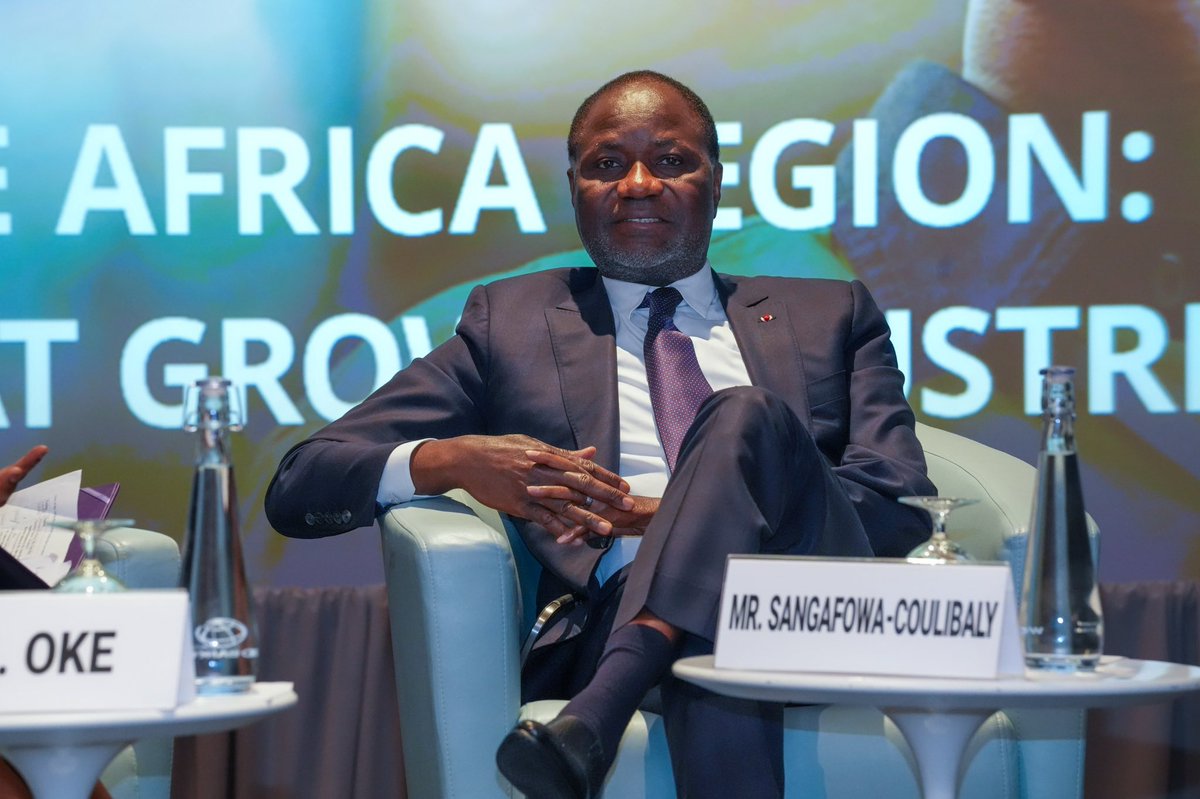 GriotSangafowa's tweet image. À Washington, le 17/04/26, le Ministre Mamadou Sangafowa Coulibaly a participé à un panel de la Banque mondiale sur l’industrialisation de l’Afrique. Il a souligné le rôle clé des industries extractives dans la croissance durable et la création d’emplois. #WorldBank  #CIV225