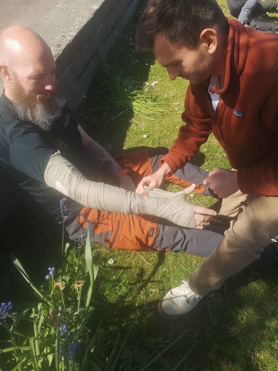 AllanSh50342971's tweet image. Outdoor and DofE instructors from across the North West, Cardiff and Sheffield came to Southport for a  day REC ADVANCED EXPEDITION 1st aid course. If you need a 1st aid course contact Allan at ashawexperience@gmail.com
  #altitude  #help #cpr #remote #worldchallenge #expedition