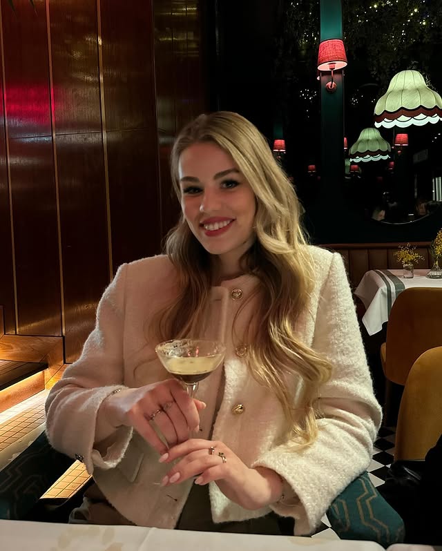 VivianMessier's tweet image. Italian dinner tastes better in Rome. #FineDining #FoodAesthetic