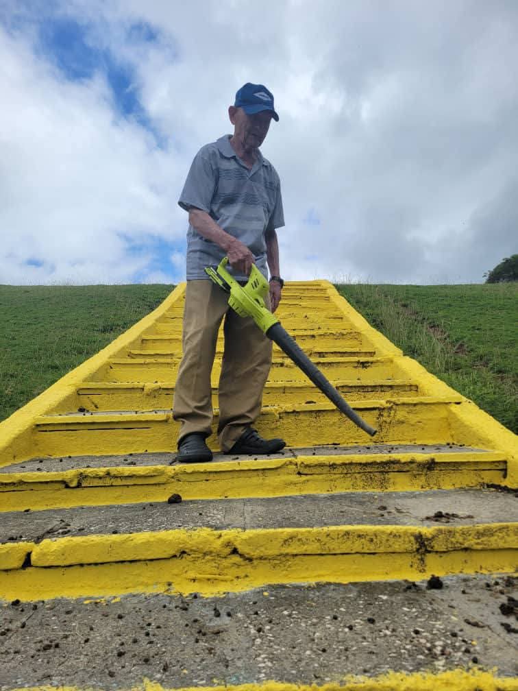 Cumple "el papa" 76 años de trabajo en el hidroconjunto
#HanabanillaJibacoa, en este propio mes se le otorgó un año atrás la distinción de Héroe del Trabajo de la República de Cuba, siendo el mes de abril la antesala de sus 97 años
<a href="/INRHCuba/">Instituto Nacional de Recursos Hidráulicos</a> 
<a href="/DiazCanelB/">Miguel Díaz-Canel Bermúdez</a> 
#VillaClaraConTodos