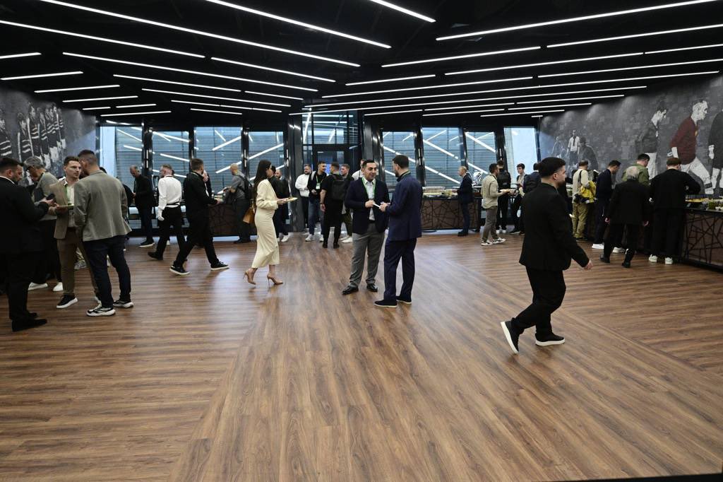 hrachghambaryan's tweet image. Was happy to participate in Football Forum Hungary 2026 and represent our agency @partners_hg  🇦🇲🇵🇱

A lot of productive meetings with clubs, agents, companies and scouts.

See you next year 🤝🏻

#hgpartners #wecareyouplay #footballforum #hungary #hrachyaghambaryan