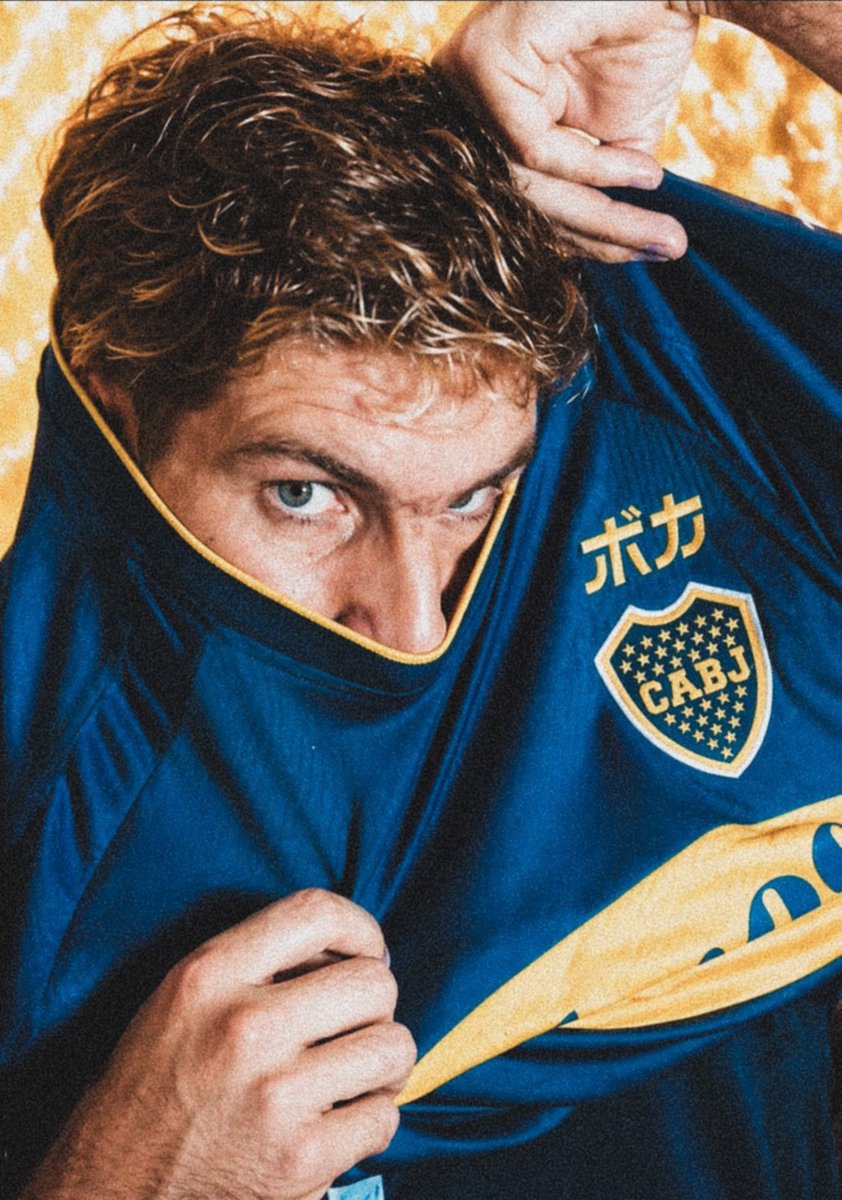 Nos gustaba tanto viajar a Japón que, casi sin darnos cuenta, empezamos a adoptar sus rasgos y costumbres.

¿O no, Martín? [2000]