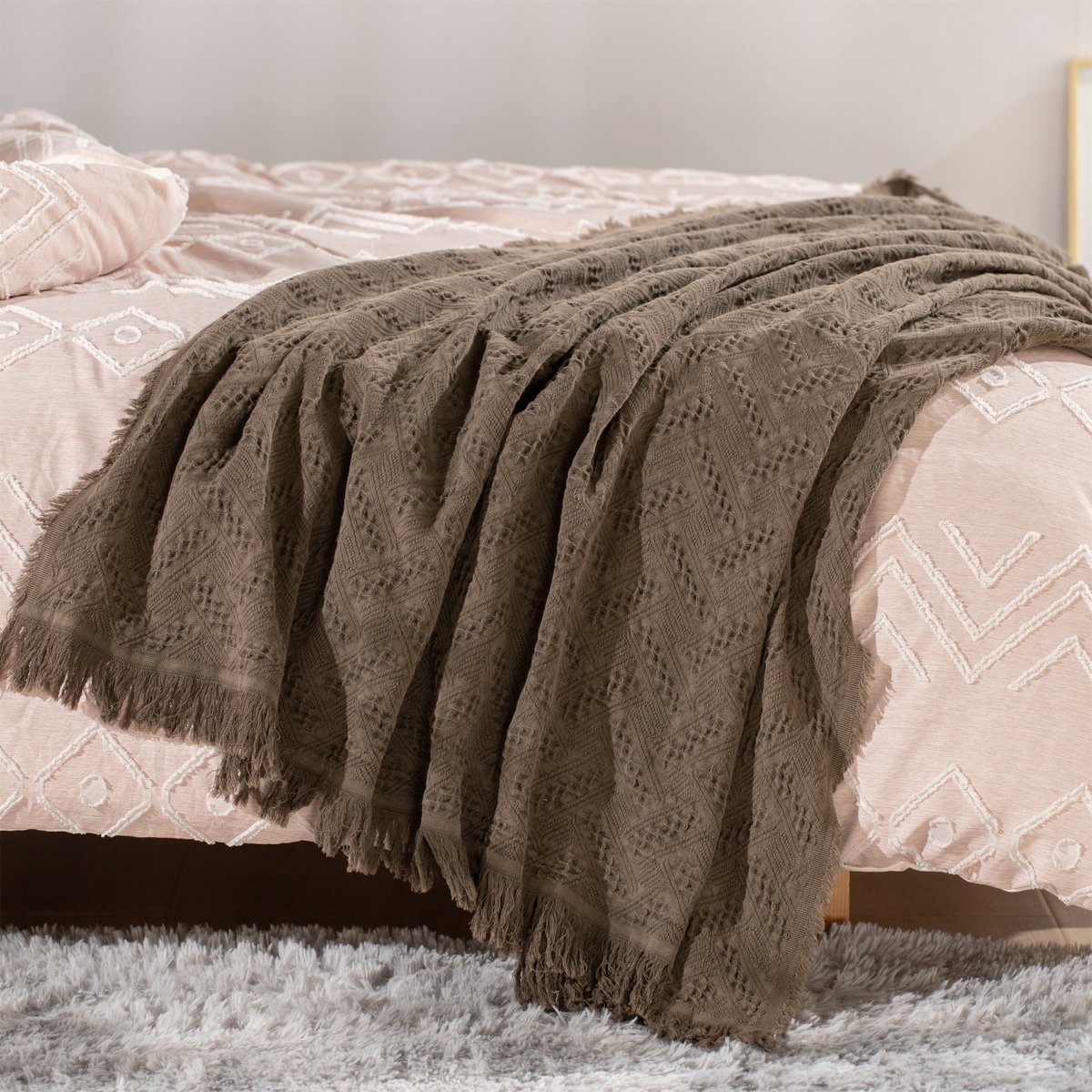 Kasentex's tweet image. Cozy is a feeling… and this is it 🤎
#kasentex #springbedding #beddingtips #StayWarm #bedtime #layering #bedroomideas #bedroomgoals #bedroommakeover #bedroominspo #beddingsets #roominspiration #blanket #cozyvibes #soft #hometips #wednesdayvibes #minimalism #summerhouse #earthday