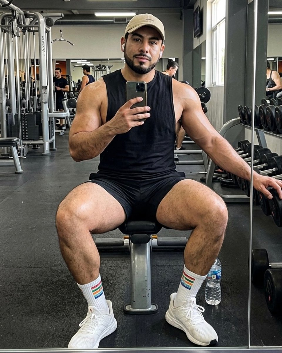 IamCharlesAFV's tweet image. “Haciendo el trabajo. 🏁 Sin excusas, solo resultados. 06:00 AM vibes. ☕️🔥”

#Mindset #GymFlow #Lifestyle #HighPerformance #NoExcuses