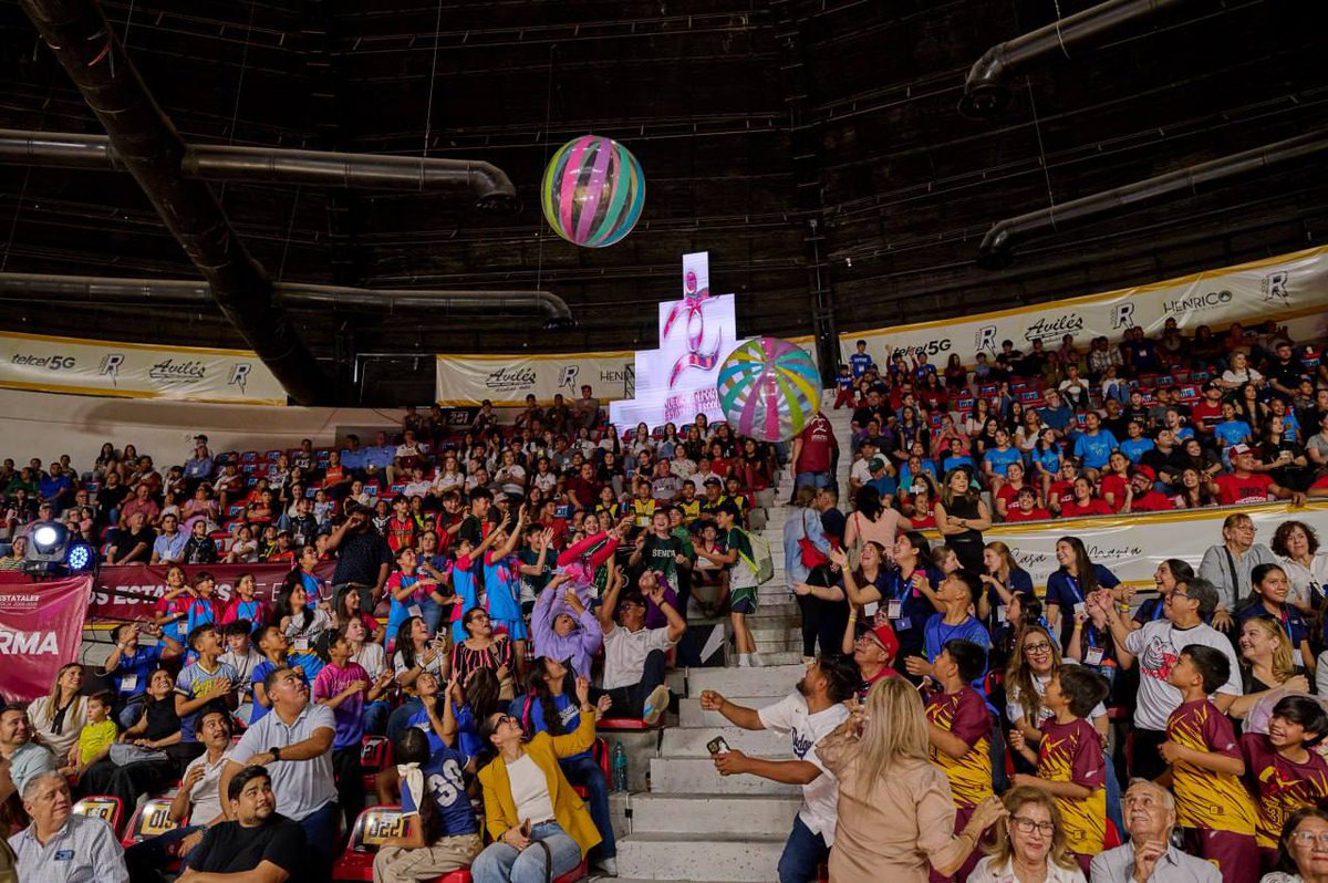 AlfonsoDurazo's tweet photo. Inauguramos los Juegos Deportivos de Educación Básica, un encuentro que fomenta la sana convivencia, el respeto y el espíritu de equipo entre nuestras y nuestros estudiantes.
Celebramos el esfuerzo, la disciplina y el talento de niñas, niños y jóvenes que, a través del deporte, construyen hábitos saludables y fortalecen su desarrollo.

#sonorasetansforma #tierradeoportunidades