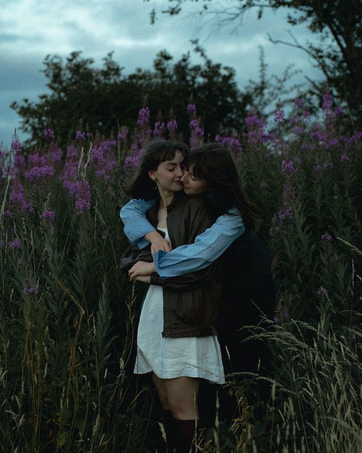 venus ⚢ tweet media