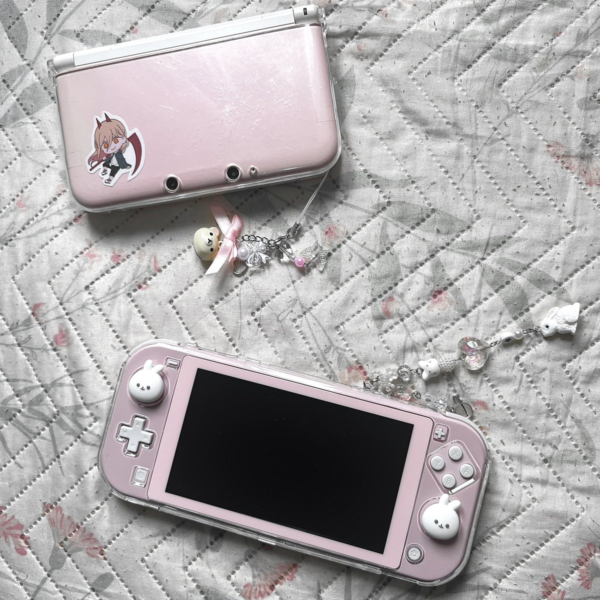 deeryheart's tweet photo. #ellacore amo personalizar tudo que eu tenho c: ⊹ ࣪ ˖ ໒꒱ https://t.co/bSn1VkP55l
