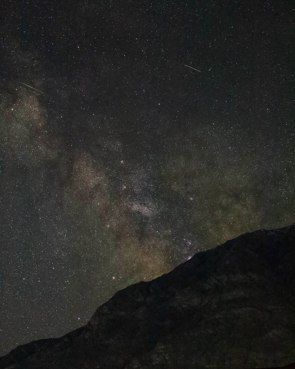 AliBasitt's tweet photo. Spent hours capturing this amazing event - Lyrids Meteor Shower 2026 
 
#meteorshower #lyridsmeteorshower #astrophoto #earthpix #lyrids https://t.co/zb48H4g5Vn