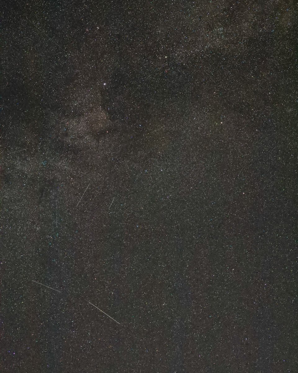 AliBasitt's tweet photo. Spent hours capturing this amazing event - Lyrids Meteor Shower 2026 
 
#meteorshower #lyridsmeteorshower #astrophoto #earthpix #lyrids https://t.co/zb48H4g5Vn