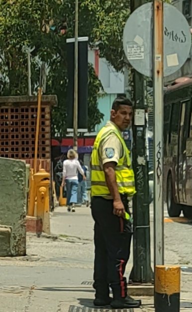 Atención baruteño se tiene un cruce con este malandro te puede pagar e insultar. @polibaruta @darwingonzales