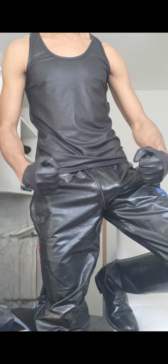 Trying some gloves.... subs, Slaves to the front! 😈💦