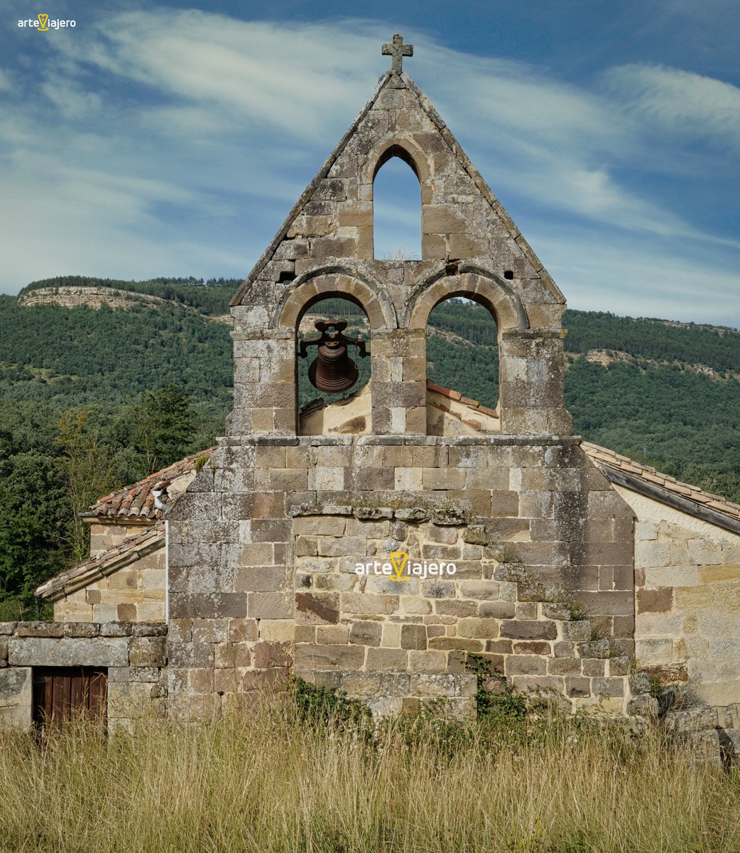arteviajero_com's tweet image. Hoy viajamos hasta un pueblo de 9 habitantes para contemplar una de las espadañas más bellas de Valderredible (Cantabria). Se trata de la iglesia de Santa María de Hito, levantada junto a una villa romana de los S. III-V d. C ⬇️⬇️⬇️
arteviajero.com/articulos/igle…
#photography #arte