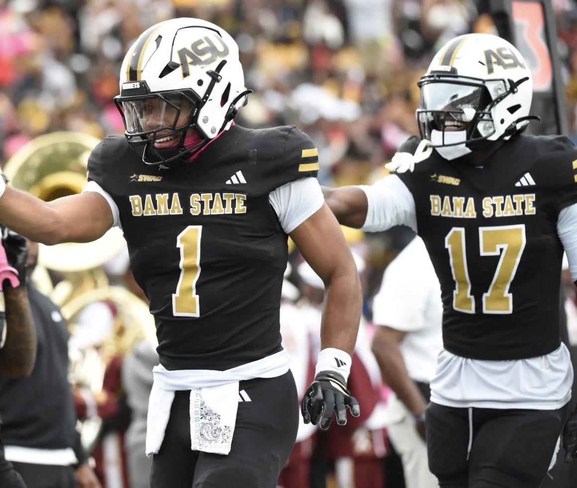 BraishunForbes_'s tweet photo. Blessed to receive an offer from @BamaStateFB @Coach_OC14 @CoachJones2010 @coachmicahlewis https://t.co/c2AuQOD1ZK