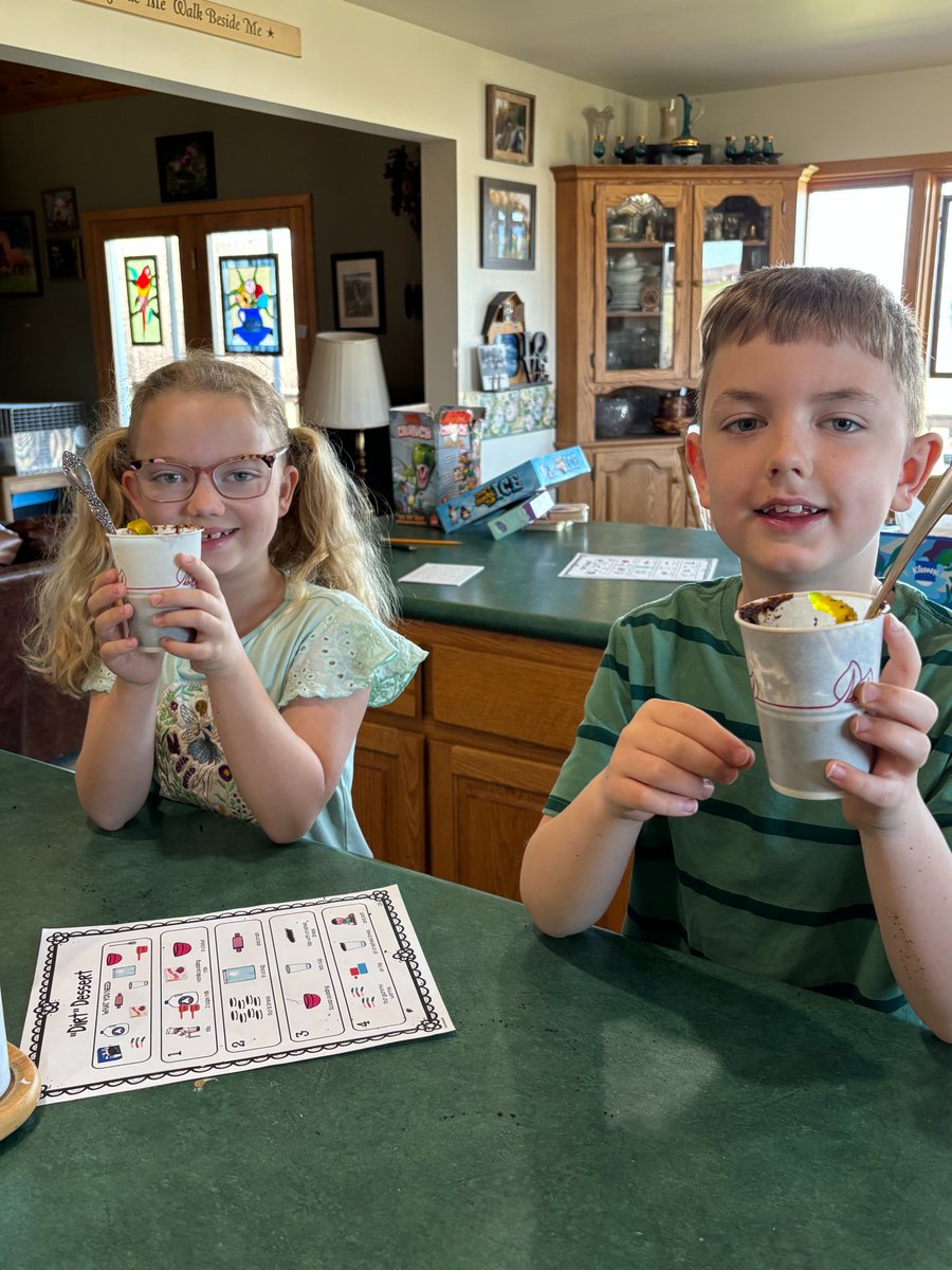 NaturesEdge1's tweet image. 🌎🌱 Happy Earth Day from Nature’s Edge! 🌱🌎

Our patients celebrated Earth Day by making dirt pudding! 🍫

🌎 What’s your favorite Earth Day memory? 🌳

Learn more about our unique therapy services: naturesedgetherapycenter.org

#EarthDay #SpeechTherapy #Speech #Therapy #Nature