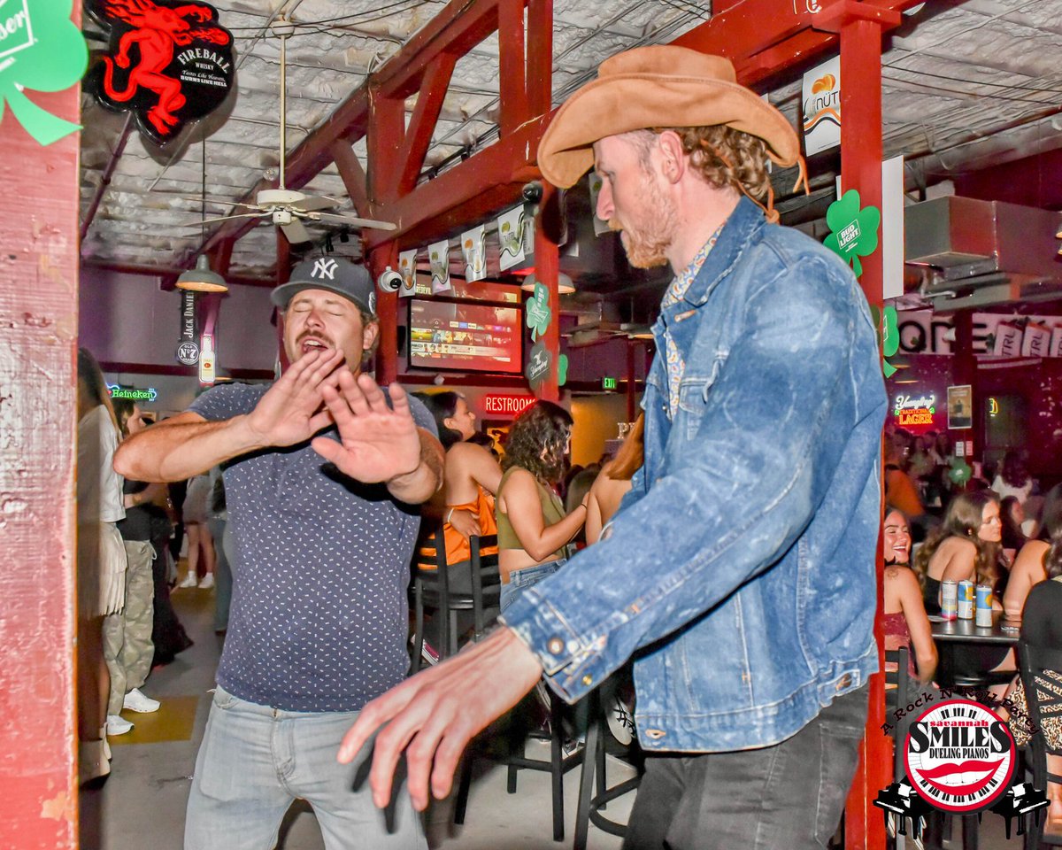 SmilesPianos_'s tweet image. Midweek is the time to plan your next group night 🎹
Bring everyone to Savannah Smiles—live piano, great drinks &amp;amp; unforgettable moments.

Thu 7PM–2AM | Fri 6:30PM–2AM | Sat 6PM–2AM

Book: smilespianos.com/reservations

#SavannahSmiles #SavannahGA #CorporateEvents