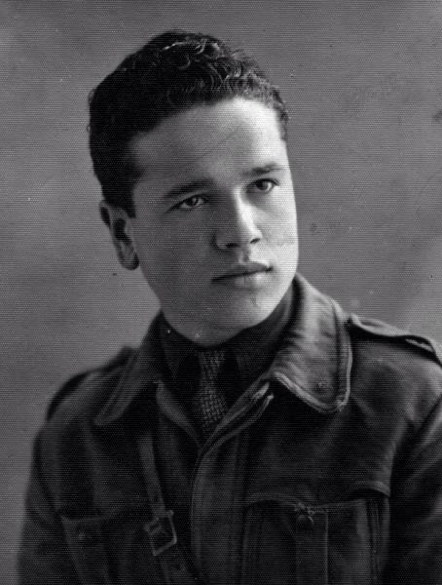 ANPIRomaPosti's tweet image. Vigile del fuoco e #patriota nelle #SAP a #Cremona, #LuigiRusinenti dopo aver partecipato all'insurrezione, venne fucilato con altri 7 compagni di lotta, il #27aprile 1945 in località #Bagnara da un colonna di nazifascisti proveniente da Sud e forte di 250 soldati.Aveva 18 anni.