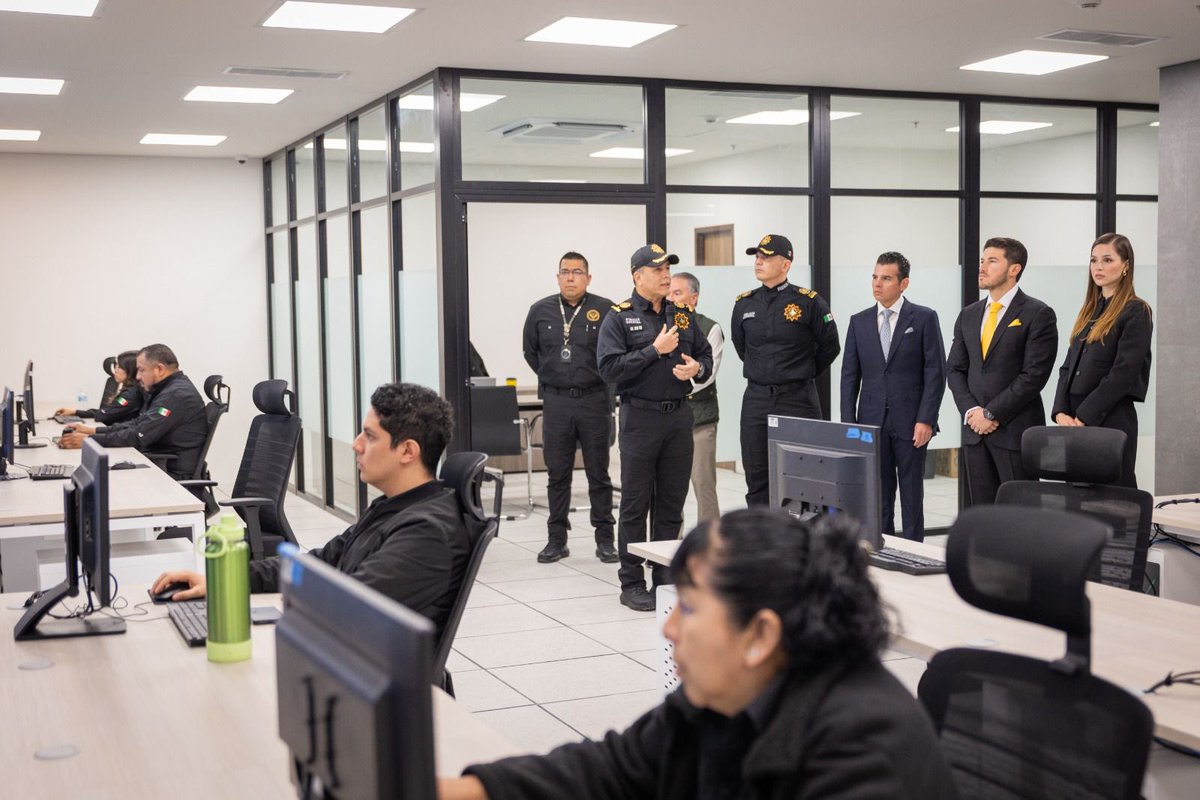 Alista Estado nuevo Cuartel de Fuerza Civil

El Gobernador Samuel García Sepúlveda presentó la primera etapa de los pisos habilitados del Nuevo Cuartel de Fuerza Civil, desde donde se dará seguimiento al calendario del evento internacional.

panoramadenuevoleon.com/alista-estado-…