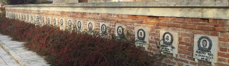 ANPIRomaPosti's tweet image. Il #27aprile 1945 in località #SantaGiustinaInColle (#PD), le #SS fucilarono per rappresaglia ventiquattro persone tra civili e partigiani compresi i due sacerdoti della parrocchia.L’intervento germanico fu specificamente richiesto dai fascisti delle #BN della zona.