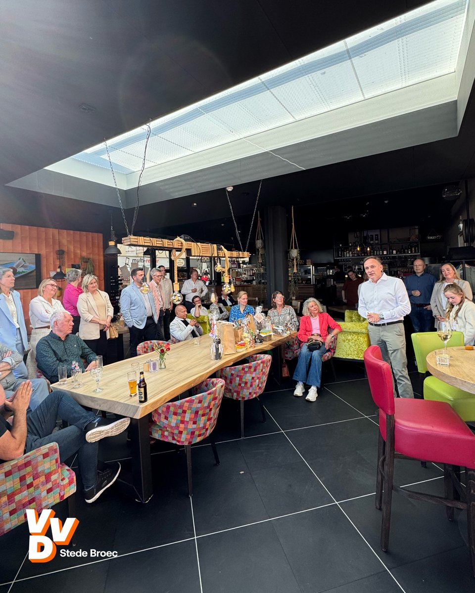 Vanmiddag namen we afscheid van wethouder Philippe van Ham. Er was een mooie opkomst vanuit de gemeenschap en regio.

Dank voor je inzet en betrokkenheid de afgelopen jaren, Philippe. We wensen je veel succes, gezondheid en wijsheid toe voor de toekomst! 💙🧡