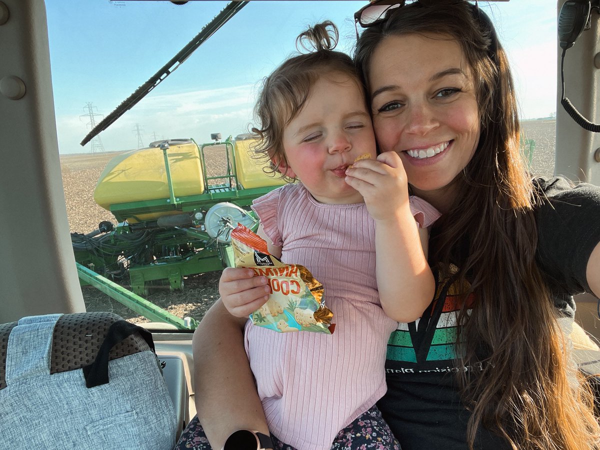 ErnHolbert's tweet photo. obligatory first day in the planter selfie? ✔️ https://t.co/MANirY8AMN