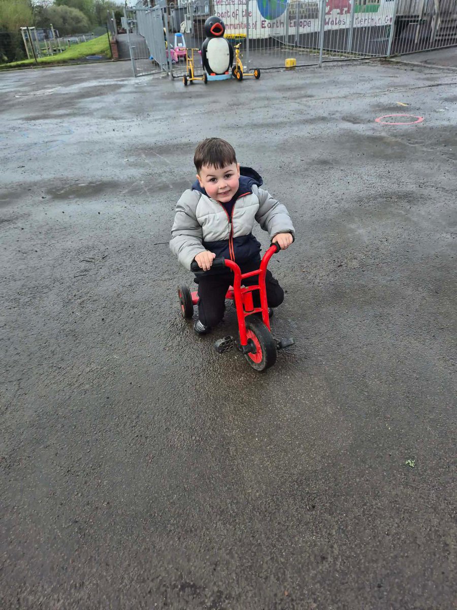 Goetre1's tweet photo. IA 1.3- Nursery SJ 🌈 Have had lots of fun this week exploring our outdoor areas and staying active. 

The children enjoyed taking turns on the bikes 🚲 and giving our outdoor tricky trail a go. Da 
Iawn pawb!! ☀️ 🌈 ❤️ https://t.co/MAMNyLuVu7