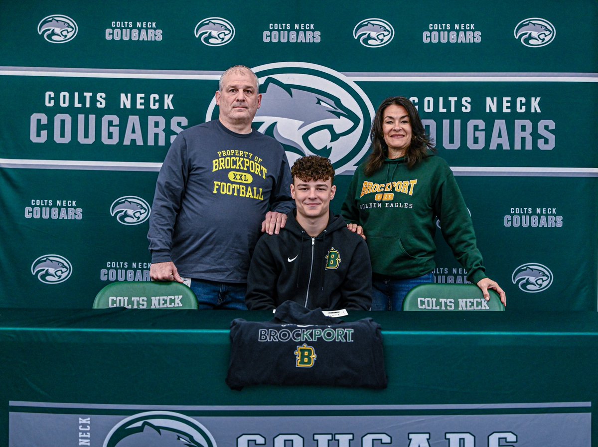 CNHSAthletics's tweet image. Congratulations to Zach Caporale on his commitment to attend and play Football for SUNY Brockport! #CNHSSports #CougarPride #SigningDay