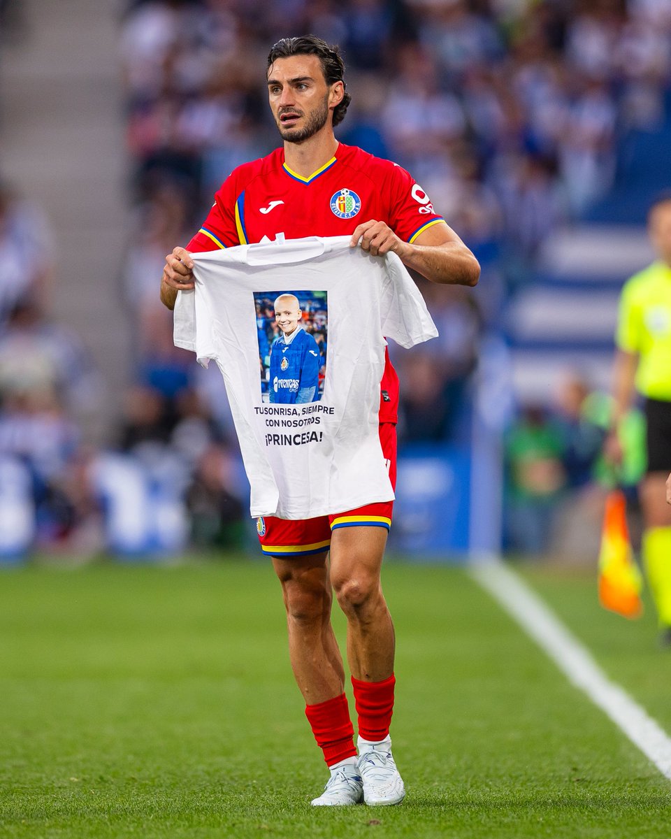 𝐏𝐨𝐫 𝐭𝐢, 𝐩𝐨𝐫 𝐭𝐮 𝐬𝐨𝐧𝐫𝐢𝐬𝐚 𝐲 𝐩𝐨𝐫 𝐭𝐨𝐝𝐨 𝐥𝐨 𝐪𝐮𝐞 𝐧𝐨𝐬 𝐞𝐧𝐬𝐞𝐧̃𝐚𝐬𝐭𝐞. 🥹

Este gol va por ti, M4RÍA. Siempre en nuestro equipo, siempre con nosotros 🫶

El Getafe C.F. siempre te recordará 🖤

#RealSociedadGetafe