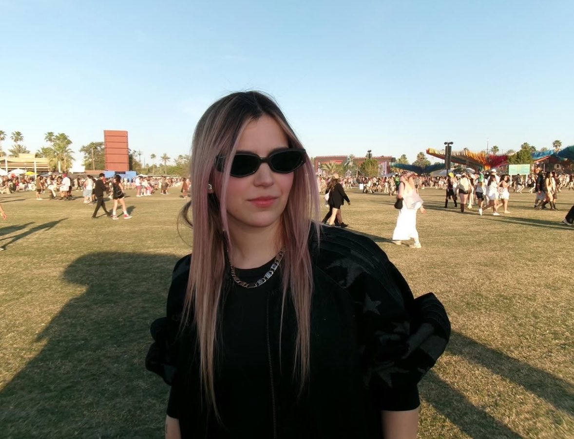 definitivamente sí es alguien por la que me arrastraría y nunca superaría 😩😩😩😩😩😩