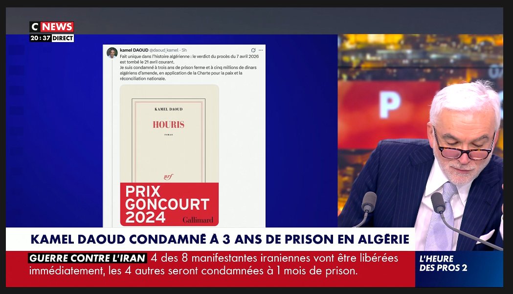 L'écrivain franco-algérien Kamel Daoud a annoncé mercredi avoir été condamné à trois ans de prison ferme pour avoir abordé la guerre civile algérienne dans son roman "Houris", prix Goncourt en 2024.
