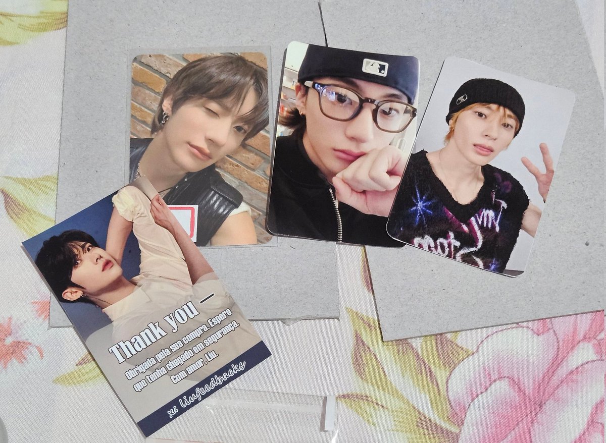 mais um feedback super positivo para a <a href="/liufeedbacks/">liu 🐞</a>, sempre me enviando anton lindíssimos e os brindes mais lindos ainda

todo o processo de compra é bem claro e informado, tenho mais cards para receber, gosto mt de comprar na comu e vou comprar mais vezes!! 🥰