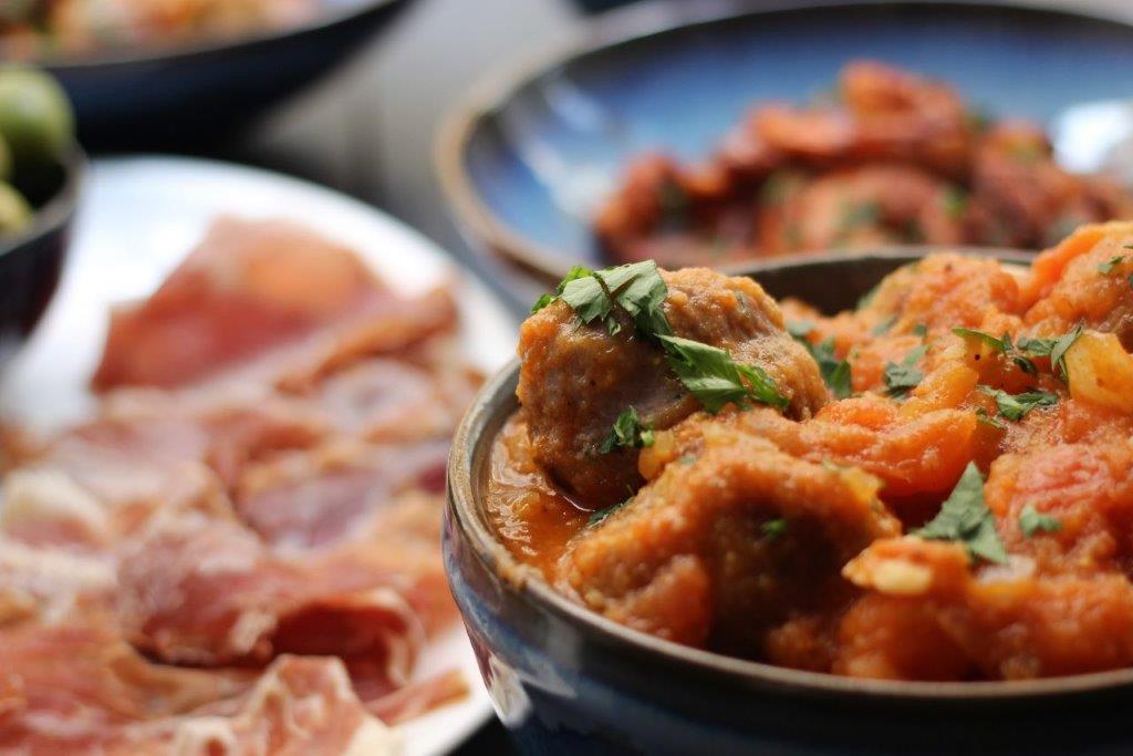CompassandFork's tweet image. Tapas at Home-- How to Make Spanish Albondigas: An Easy Meatball Recipe bit.ly/2k5e8f7 
#recipe #tapas #spanishfood #entertaining