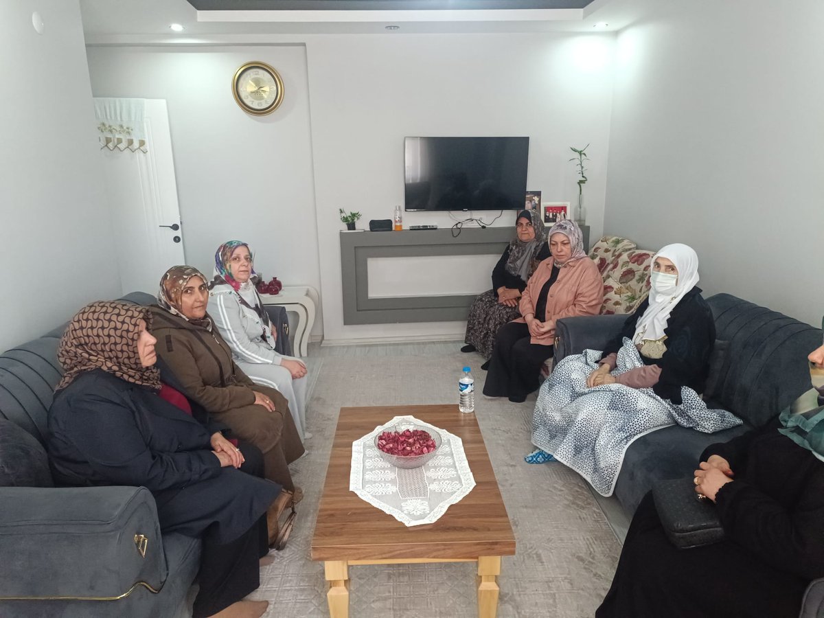 vantusbakadin's tweet photo. Yönetim kurulu üyesi Siyasi ve Hukuki İşler Birim Başkanımız @ozlemtarhannn 'ın tedavi gören kayınvalidesine geçmiş olsun ziyaretinde bulunduk. Acil şifalar diliyoruz.
@tugbaisikercan 
@zerrin_arslan 
@zerrin_alpaslan 
@umitkanan72 
@TurkGunduz 
@mithat_icglc https://t.co/lsWKNrjOX3