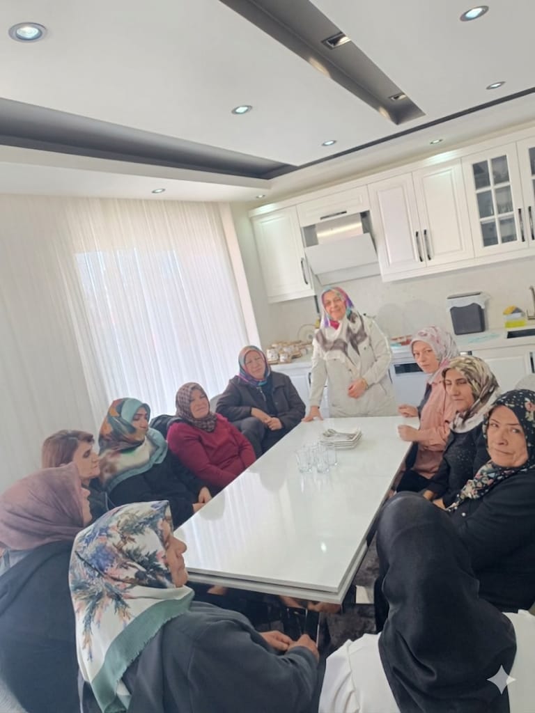 vantusbakadin's tweet photo. Yönetim kurulu üyesi Siyasi ve Hukuki İşler Birim Başkanımız @ozlemtarhannn 'ın tedavi gören kayınvalidesine geçmiş olsun ziyaretinde bulunduk. Acil şifalar diliyoruz.
@tugbaisikercan 
@zerrin_arslan 
@zerrin_alpaslan 
@umitkanan72 
@TurkGunduz 
@mithat_icglc https://t.co/lsWKNrjOX3