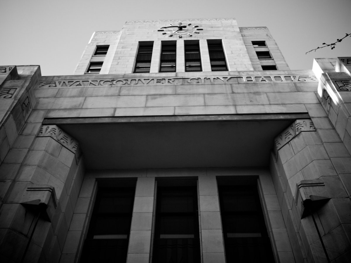 thighiguy's tweet image. City Hall art deco entrance (1936) #artdeco #architecture #photography #photographer #olympus
my 📷 🇨🇦