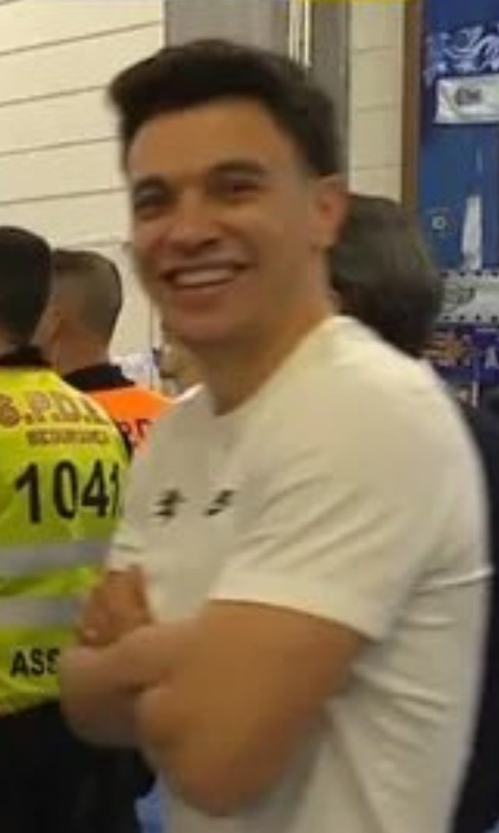 ppaodemonio's tweet photo. *Record Scratch* 

*Freeze Frame*

Yep, that's me. You're probably wondering how I ended up in this situation https://t.co/Z3OGweBq6B
