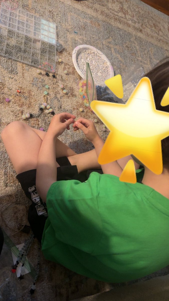 I never post my little one. He is 7 &amp; autistic, loves 5SOS &amp; Ashton their music really helps him He made Ashton this keychain &amp; asked me to get it to him for my concert on May 29 / June 5th <a href="/Ashton5SOS/">Ashton Irwin</a> I hope i can l give you the keychain for him it would mean the world to him🙏🏻