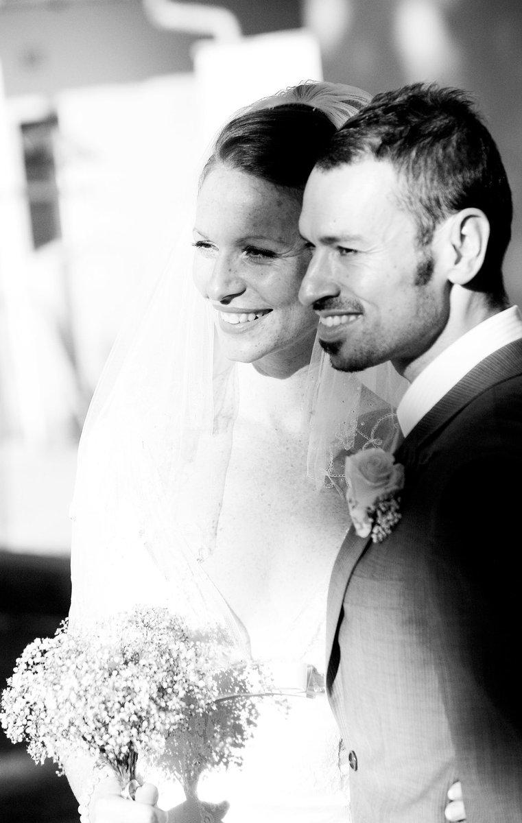 SiCranstoun's tweet photo. On this day 18 years ago !! 👰‍♀️😎🎉💍 https://t.co/RLpisEhFtg