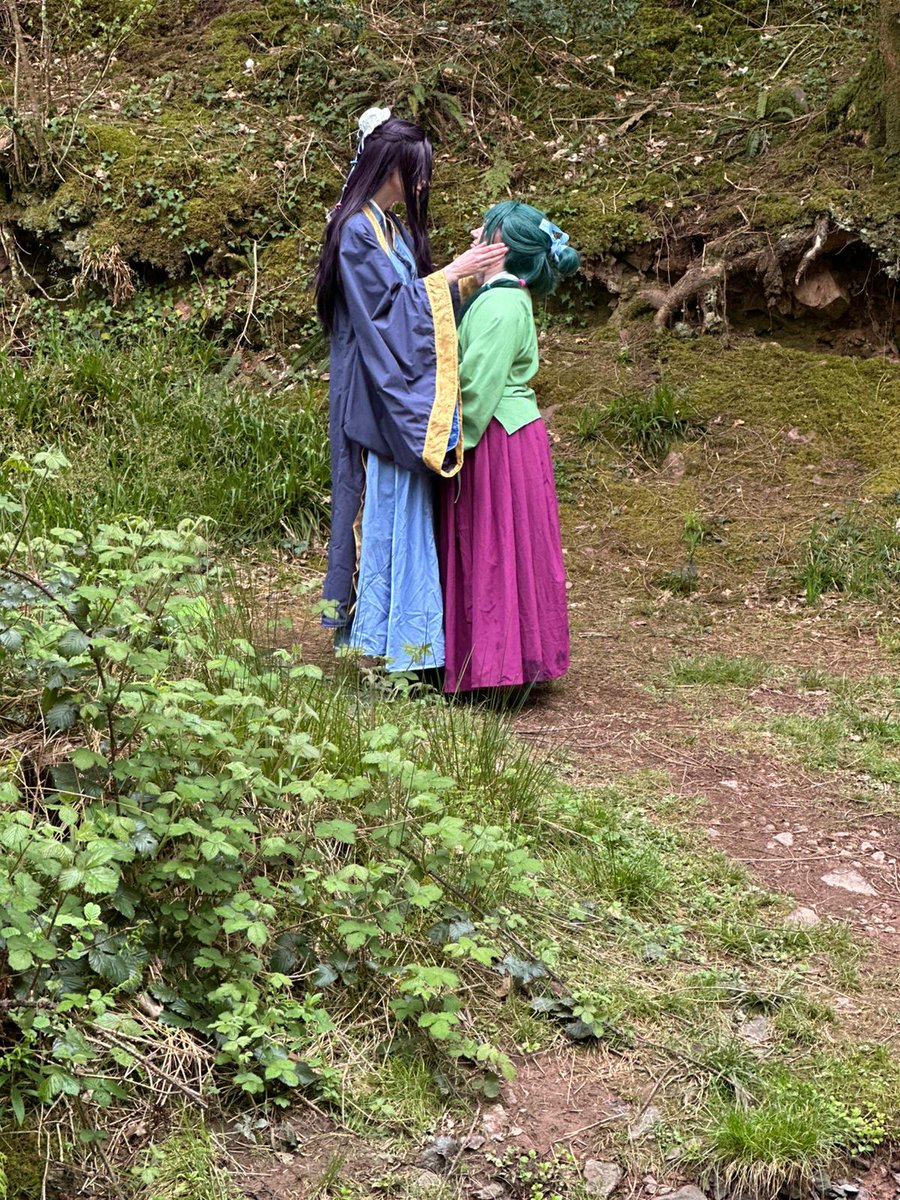 dykezai_'s tweet photo. it's lesbian visibility week. perceive us #jinmao https://t.co/muze0iEeWA