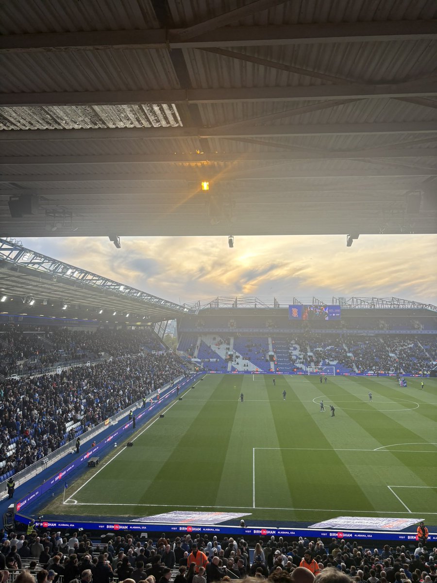 HCurtis98's tweet photo. Didn’t realise we were playing Coventry tonight #bcfc https://t.co/q3iuKR3JiV