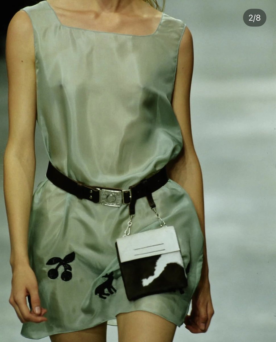 elaineshitposts's tweet photo. Bury me in 90s Miu Miu https://t.co/vbt2A3DKIw