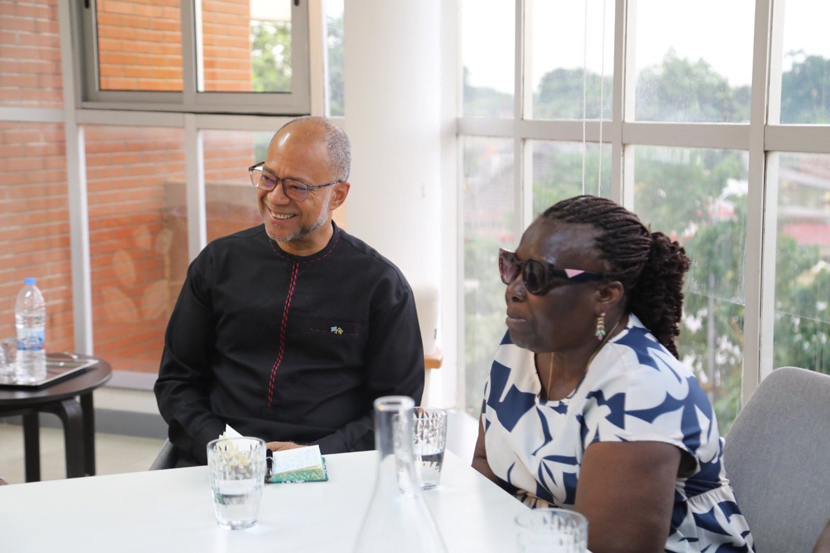 LucGnonlonfoun's tweet image. Appui au processus électoral pr des élections justes, inclusives &amp;amp; transparentes: rencontre aujd’hui avec  représentants org. personnes en situation de handicap à 🇸🇹 . Opportunités de travail conjoint pr un accès égal au vote pr ts. 
#UNDPSTP #Inclusion #Élections #Accessibilité